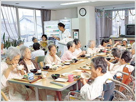 わきあいあいの食事風景